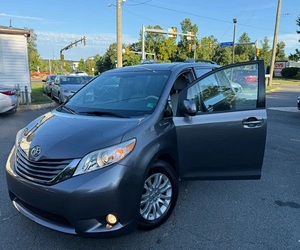 NETTOYAGE-TITRE-UTILISÉ-TOYOTA SIE-NNA- XLE 7-PASSAGER-ACCÈS AUTOMATIQUE-SIÈGE-PRÊT À EXPÉDIER-PORTE À PORTE-LIVRAISON - Product Image 1