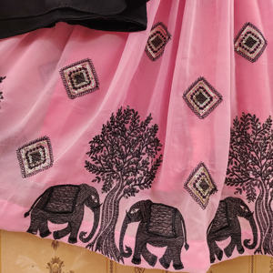 Vestido de Fiesta Largo para Niñas, Estilo Étnico, Lehenga Choli Rosa, Marca Shoryam, con Elegante Top Negro en Capas - Product Image 3