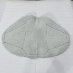 Tapis de selle en fourrure pleine de qualité supérieure pour chevaux Doublure en mousse haute densité pour un amorti et un soutien supérieurs - Product Image 3