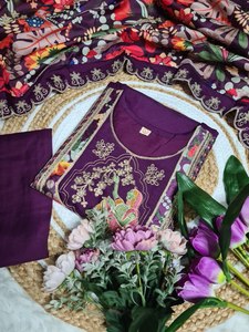 Prune pakistanaise de luxe Salwar Kameez avec broderie lourde et tenue ethnique de créateur élégant Dupatta pour les mariages et les fêtes - Product Image 5
