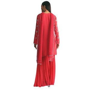 Commercio all'ingrosso rosso Chinon Kurta Sharara vestito con Moti Cutdana lavoro per la festa di nozze usura festiva ricevimento e ordini etnici personalizzati - Product Image 4