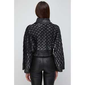 เสื้อครอปสตรีลำลองพิมพ์ลาย ระบายอากาศได้ดี ผ้าถักแบบไม่ทอ ลายถักแบบเคเบิล สำหรับฤดูหนาวและฤดูใบไม้ร่วง ตกแต่งด้วยลายทางและกระดุม สไตล์คลับ - Product Image 5