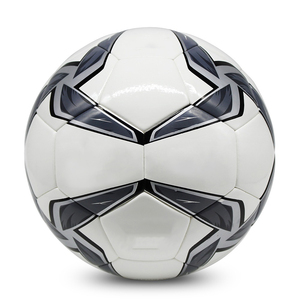 Ballon de football d'entraînement Power Hint en cuir PU de haute qualité, durable, design blanc et noir. - Product Image 6