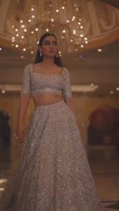 Colección Lehenga Choli de boda de diseñador más hermosa y de tendencia para fiestas de invierno - Product Image 3