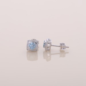 Boucles d'oreilles de luxe en diamant bleu rond de 0,64 ct cultivé en laboratoire, certifiées IGI, plaquées rhodium, or jaune, blanc et rose 18 carats - Product Image 1