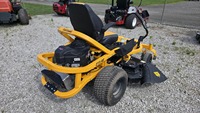 Tondeuse à gazon Cub Cadet ULTIMA ZT3 60, 213 heures d'utilisation enregistrées, moteur diesel 24 CV, plateau de coupe de 60 pouces, excellente durabilité et moteur puissant