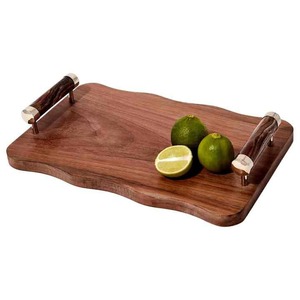 Plateau de service en bois de qualité supérieure en forme de rectangle en chêne de pin avec des accents en métal Décor de cuisine rentable - Product Image 2