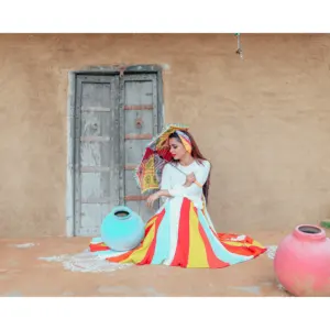 Ensemble Angrekha blanc coréen évasé en rayonne brodée, élégant, superposé, style vintage, tenue Kurta traditionnelle, style superposé pour femmes - Product Image 5