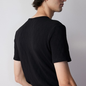 Camiseta de moda con logotipos personalizados de último diseño para hombre, hecha con el mejor material, camisetas de bajo precio de fábrica Moq para hombre - Product Image 4