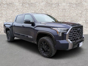 Toyota Tundra 2024 Usada en Excelentes Condiciones, Edición 1794, Crew Max, Volante a la Izquierda, Asientos de Cuero, Cámara Trasera, Pantalla Táctil, Faros de Xenón - Product Image 6
