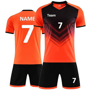 Uniforme de football à sublimation de qualité supérieure de tissus qui fonctionnent mieux avec les impressions par sublimation - Product Image 2