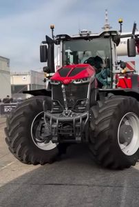 Tracteur à roues Massey Ferguson 8S.425 4X4 avec pompe moteur 4WD viable et composants de base de boîte de vitesses - Product Image 3