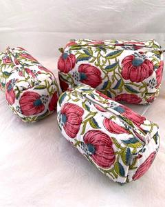 Conjunto de estuche vintage de algodón acolchado indio hecho a mano con estampado de bloques florales, cierre de cremallera ecológico, maquillaje personalizable impermeable - Product Image 1