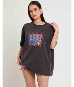 Camiseta de Verano para Mujer, Cuello Redondo, Manga Corta, Corte Holgado, Estampado Gráfico en el Pecho, Estilo Urbano - Product Image 1