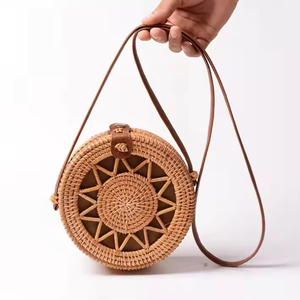 Venta al por mayor verano bambú linterna gran oferta mimbre hecho a mano flor natural estilo Vietnam mujeres - Product Image 6