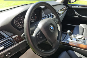 Vehículo Usado a Precio Accesible - Volante a la Izquierda |   Volante a la derecha |   2010 B M W X5 XDRIVESS48I - Product Image 4