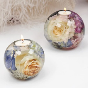 Bougeoir moderne en résine et bois fait à la main, forme personnalisée, pour la décoration de la maison, cadeaux de la Saint-Valentin, cadeaux de mariage - Product Image 3