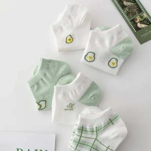 Chaussettes de cheville à motif d'avocat à carreaux pour femmes Chaussettes décontractées respirantes et respirantes pour la vie quotidienne Logo sur le corps - Product Image 4