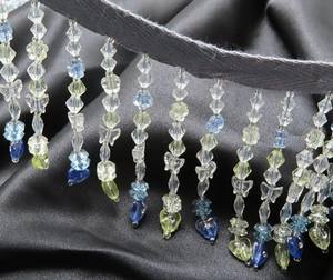 Flecos de Cuentas de 2 1/2 Pulgadas de Largo con Mariposas Azules y Amarillo Claro por Yarda - Product Image 1