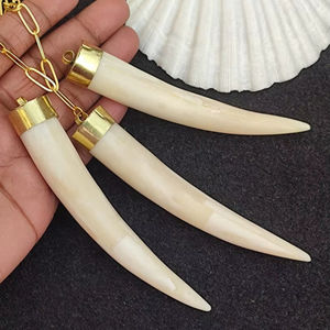 Colgante de hueso de Búfalo, joyería única hecha a mano, colgante de Material Natural duradero, perfecto para accesorios elegantes y ecológicos - Product Image 1