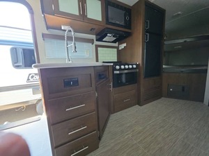 Remolque de Campamento Usado P-r-i-m-e T-i-m-e A-v-e-n-g-e-r 24BHS 2022 en Venta para Camping y Viajes - Product Image 6