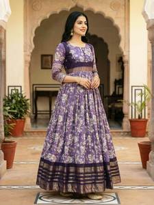 Robe Anarkali de haute qualité pour femmes, design traditionnel avec une touche moderne, vêtements indiens et pakistanais à prix de gros - Product Image 3