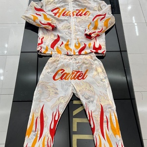 Chándal cortavientos transpirable de poliéster con logotipo personalizado para hombre, pantalones cortos, conjunto de dos piezas para invierno - Product Image 5