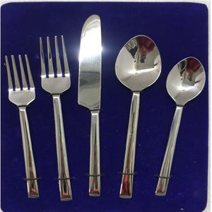 Poignée au design martelé de qualité supérieure Finition brillante Métal Fabriqué manuellement Ensemble de couverts Ustensiles de table Ustensiles de table - Product Image 5