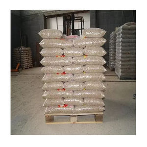 Briquettes de granulés de bois de pin haute densité en forme de bâtonnets, combustible de 6 mm et 8 mm, combustion propre, emballées pour les marchés d'exportation mondiaux - Product Image 5