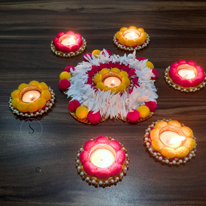 Nouvel ensemble tendance de bougeoirs Rangoli floraux à pompons avec décorations Moti pour la maison, les festivals de Diwali, les Holi et la décoration Mehendi - Product Image 6