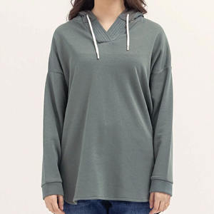 เสื้อฮู้ดผู้หญิงสำหรับฤดูหนาว ผ้าฝ้ายฟลีซ 100% คอวี ดีไซน์ตัดข้าง ระบายอากาศได้ดี ไม่เป็นขุย - Product Image 1