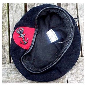 Premium Black <b>Mariners</b> Beret with Eyelets Crafted from 100% Red <b>Wool</b> for Superior Comfort and Style - Product Image 3