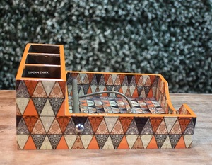 Bandeja para cubiertos y pañuelos de MDF con estampado de mandala naranja y negro, organizador multiusos de cocina y mesa con diseño bohemio - Product Image 3