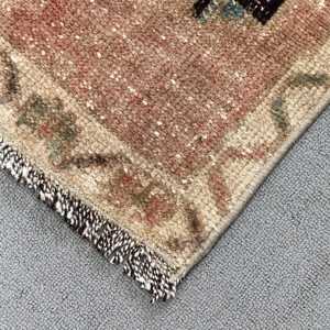 1.6x3 ft Vintage Rug, <b>Brown</b> Floral Turkish Rug <b>Wool</b> - Product Image 4