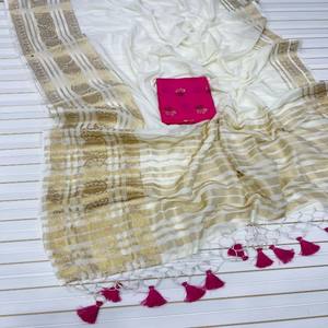 Sari en Georgette Khadi pur avec bordure en jacquard, motif teint à la main, chemisier en mousseline contrastant avec pompon dans le pallu - Product Image 3