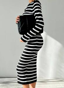 ชุดกระโปรงถักสองชิ้นสำหรับผู้หญิงสีดำ, ชุดกระโปรงกางเกงแขนยาวลายทางสีตัดกันใหม่สำหรับฤดูหนาว - Product Image 2