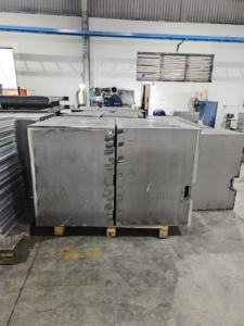 Boîtier d'armoire de fabrication en acier sur mesure pour la gestion de la distribution électrique et l'intégration du système d'unité de contrôle industriel - Product Image 3