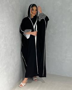 Abaya en soie noire XXL faite à la main, magnifique broderie blanche, manches longues, anti-plis, robe de prière musulmane traditionnelle pour adultes - Product Image 1