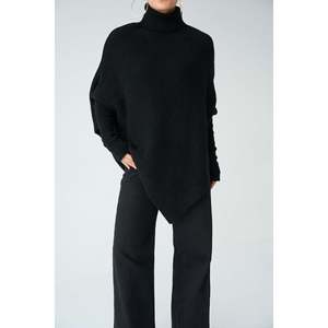 Pull en tricot à col roulé noir - Product Image 1
