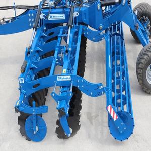 Herse à disques électrique automatique montée sur tracteur, charrue à disques agricole robuste avec moteur, pompe et roulement - Product Image 3