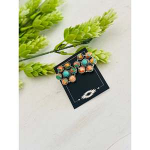 Boucles d'oreilles pendantes artisanales Southwest, en turquoise Mohave et argent sterling, style cluster - Product Image 4