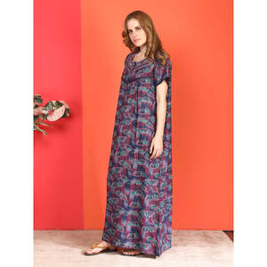 Chemise de nuit longue décontractée en tissu alpin de qualité supérieure pour femme, avec broderie et poche latérale, douce, respirante, imprimée, ODM - Product Image 4