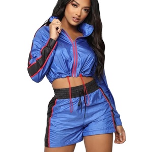 ชุดวอร์มสะท้อนแสงคุณภาพสูงสำหรับผู้หญิง เสื้อแจ็คเก็ตกันลม กางเกงกันน้ำ เสื้อผ้าเทคแวร์ สตรีทแวร์ ขายส่ง - Product Image 1