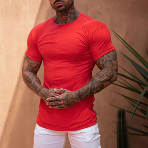 Fournisseur de gros T-shirts classiques bleu royal à col rond et ourlet incurvé pour hommes T-shirt en coton respirant avec logo personnalisé pour hommes - Product Image 5