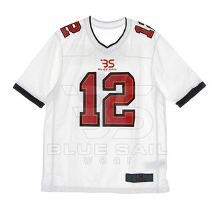 Camiseta de fútbol resistente a los aparejos con inserciones laterales de tela flexible Camiseta de fútbol de día de juego personalizada con nombre de equipo y número de Jugador - Product Image 1