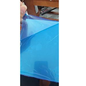 Matériau translucide LLDPE Film étirable bleu plastique PE souple s'accrochent étanche à l'humidité OEM emballage alimentaire logistique pour boisson alimentaire - Product Image 1