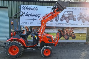 Tracteur compact CX2510 Kioti 4WD 70HP avec moteur à transmission par engrenages, boîte de vitesses et pompe - Tracteur agricole à haute productivité - Product Image 2