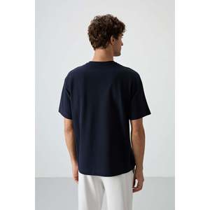 Camiseta Azul Marino 100% Algodón para Hombre, Corte Holgado con Textura Gruesa y Tela Jersey Estampada-88367 - Product Image 2