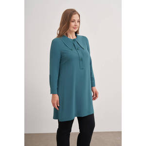 Tunique verte grande taille avec détail de col large - Product Image 2