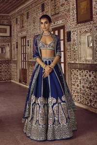 Colección de Lehengas de Diseño Rangoli en Faux Georgette con Lentejuelas y Bordado de Hilo, Choli Ajustado con Dupatta para Ocasiones Especiales - Product Image 4